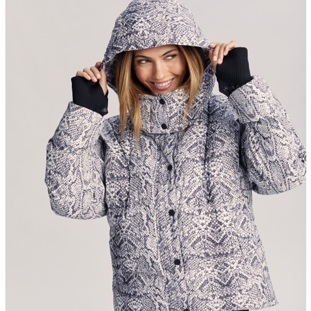 Varley Winter Jacket - Picture 11 of 11